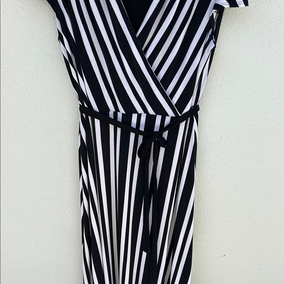 INC International Concepts Black and White Flutter Sleeve Sheath Dress Size L - Picture 3 of 11